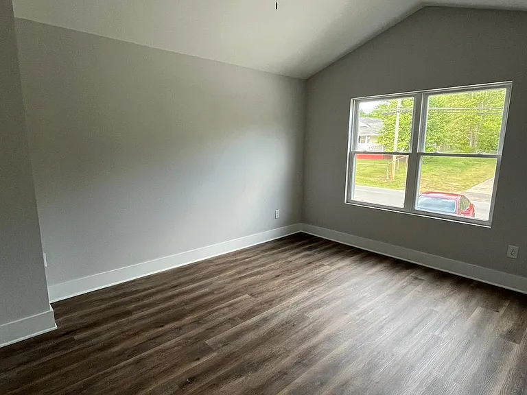1042 McLain Rd — Photo 5