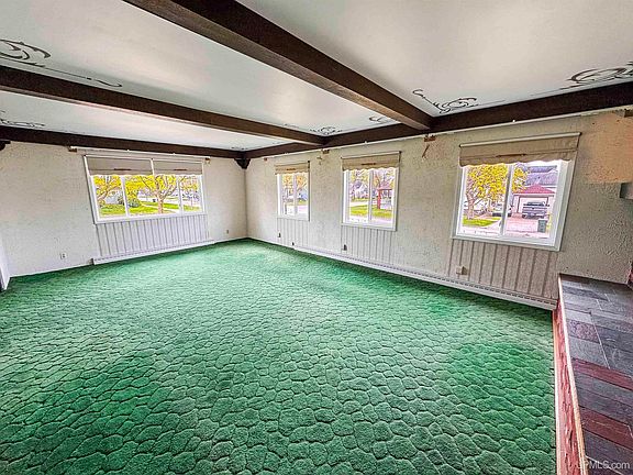 2nd image of 1400 3rd Ave S