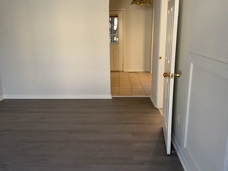 2 bed, 1.5 bath, $1,000 — Photo 9
