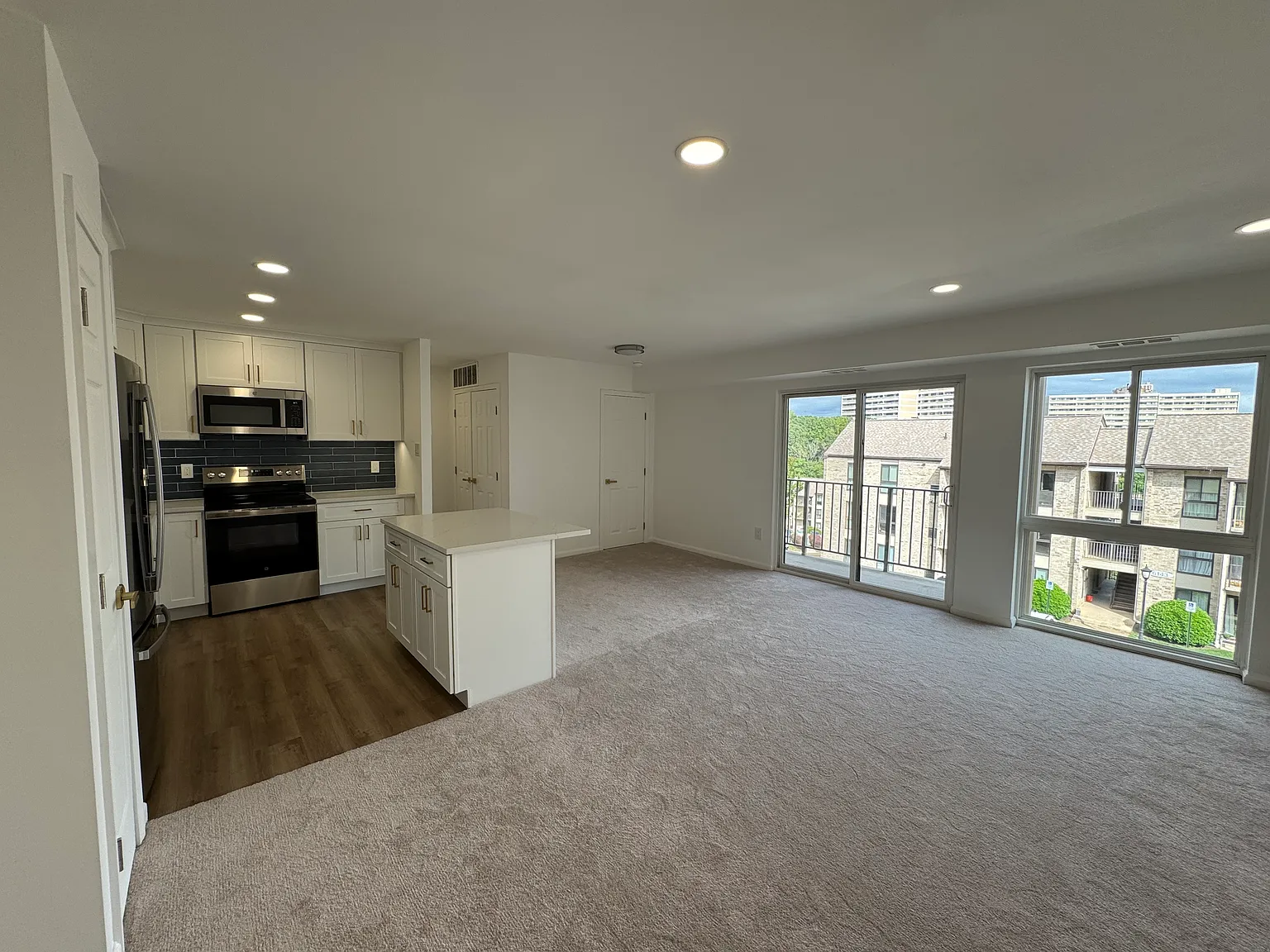 1 bed, 753 sqft, $1,900 — Photo 2