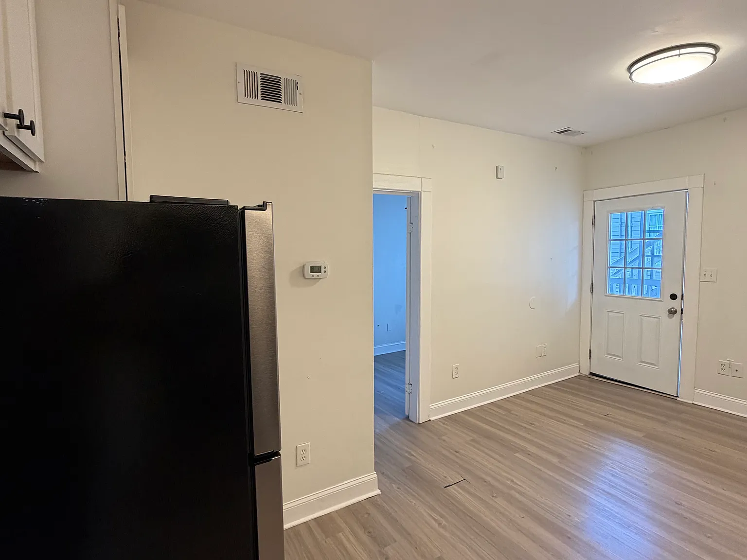 2 bed, 800 sqft, $1,700 — Photo 2