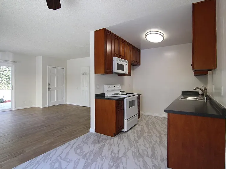 2651 E Wall St #4 — Photo 12