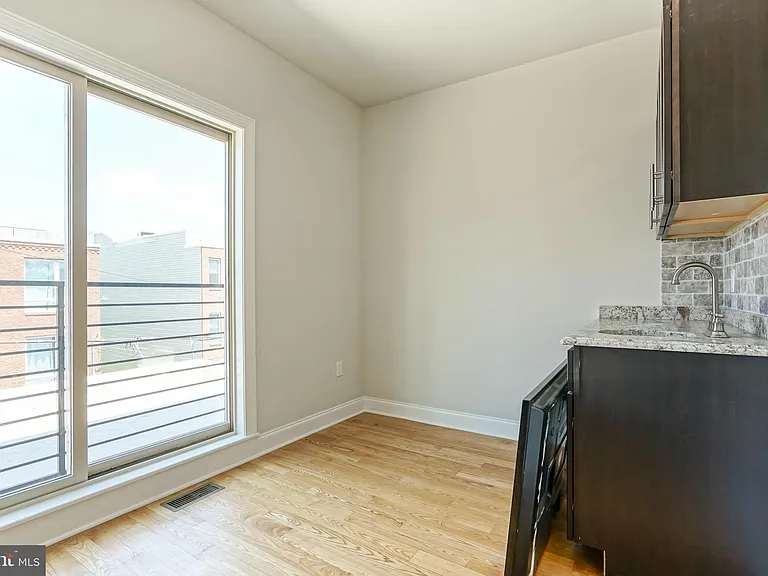 2332 Ellsworth St — Photo 22