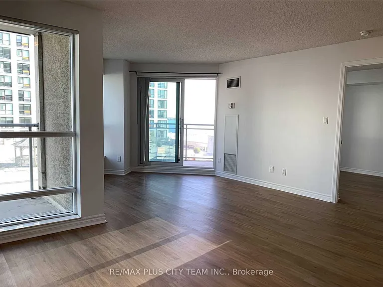 410 Queens Quay W #709 — Photo 3