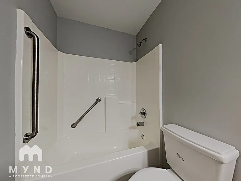 2086 Edgewood Dr — Photo 20