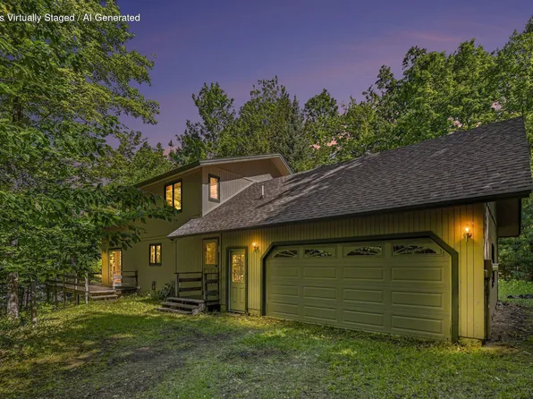 1070 S Silver Pl, Indian River, MI 49749
