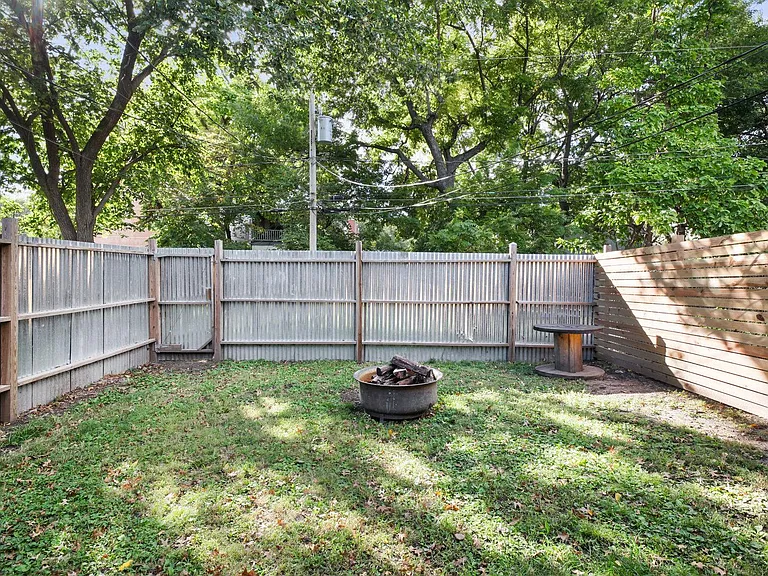 2032 Jefferson St — Photo 19