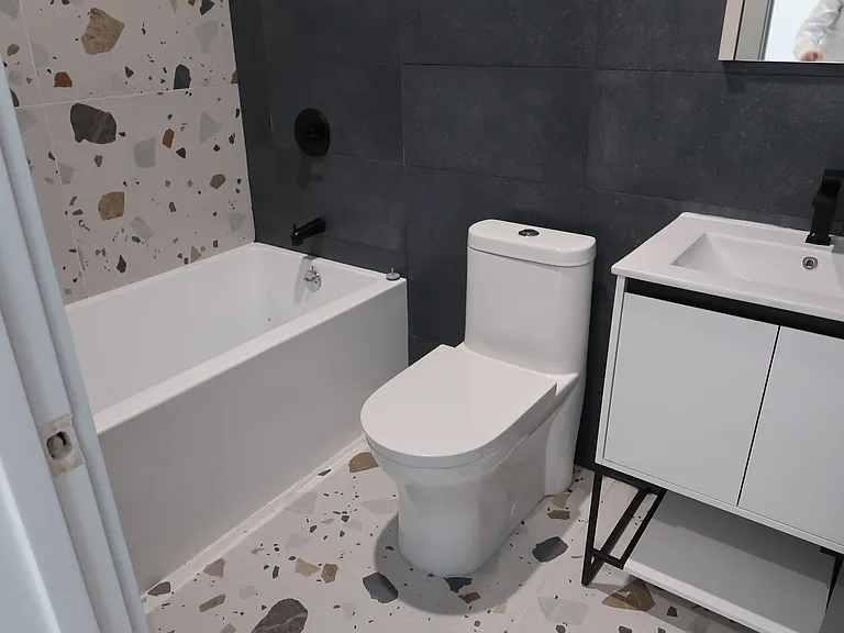 314 Harman St #2R — Photo 6
