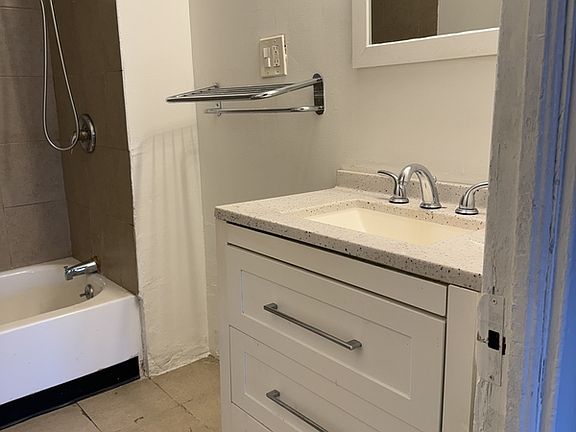 4th image of 4153 E 126th St #2