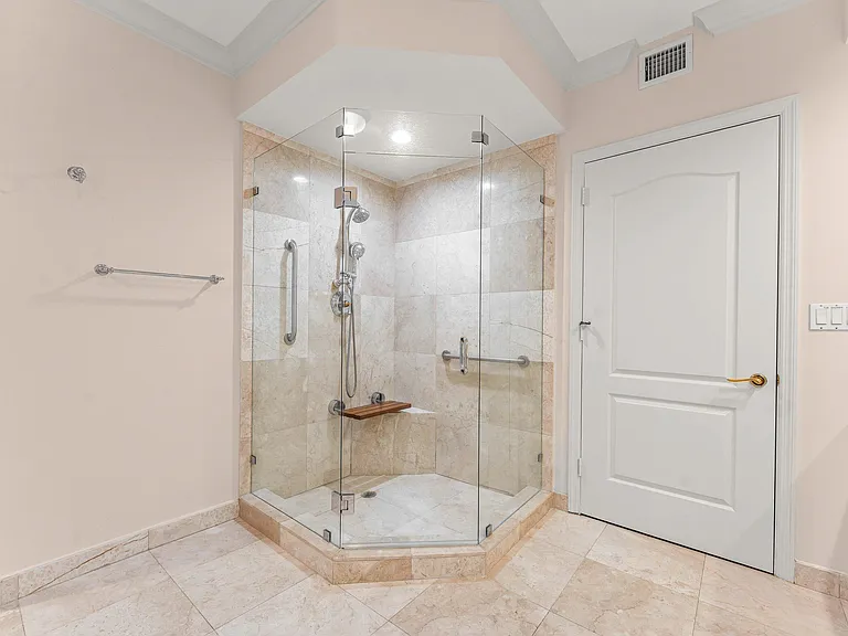 550 SE Mizner Blvd #B501 — Photo 17