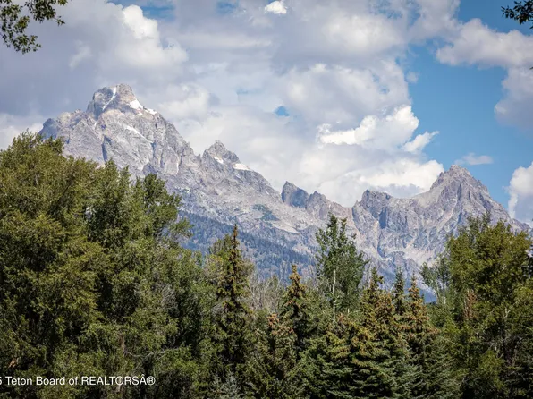 8850 N Deland Dr, Jackson, WY 83001