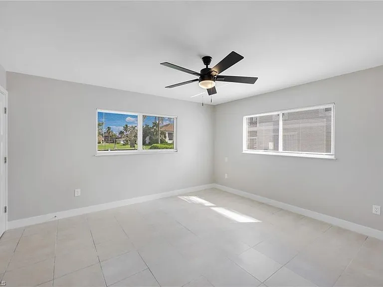 4862 Regal Dr — Photo 5