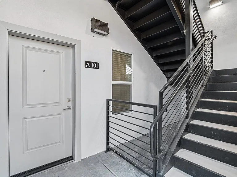 Williams Court — Photo 14