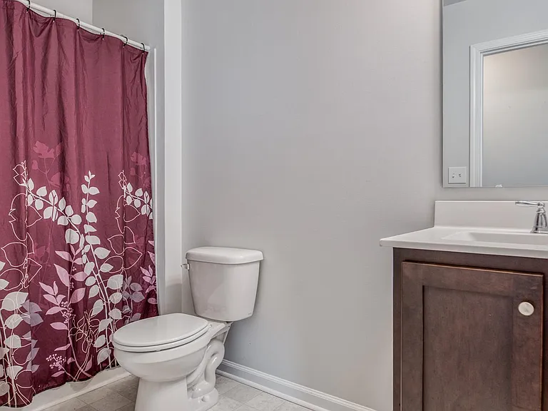 Upstairs full bath