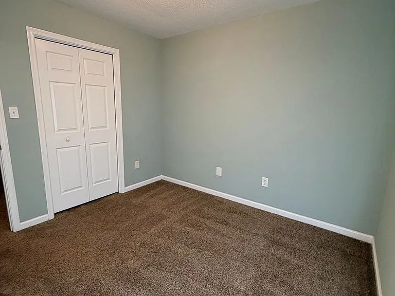 412 Sproles Ave E — Photo 14