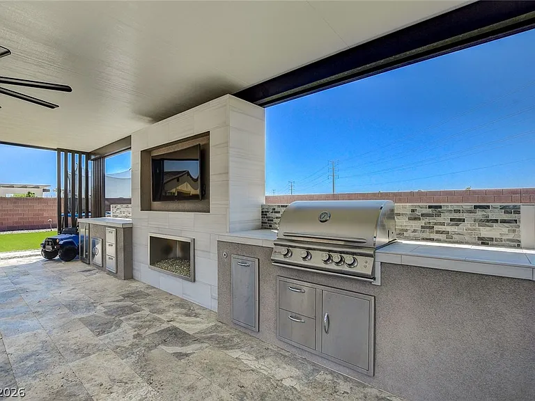 8477 Wolf Mountain Ct — Photo 14