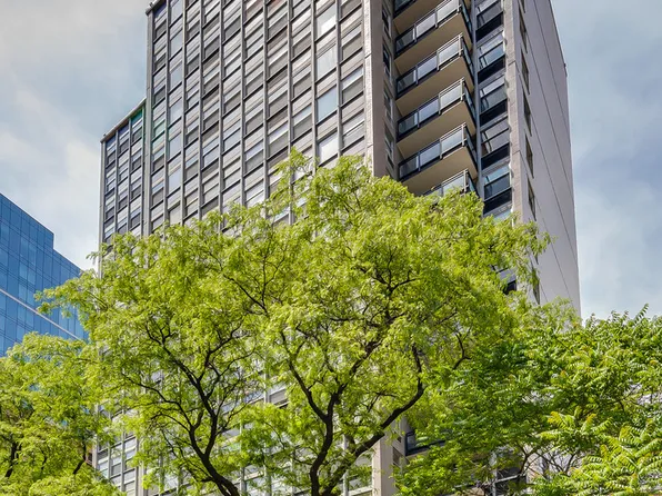 30 W Elm St #12C, Chicago, IL 60610