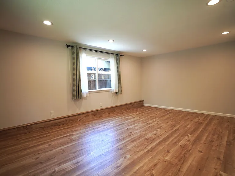 1185 Countess Ct — Photo 16