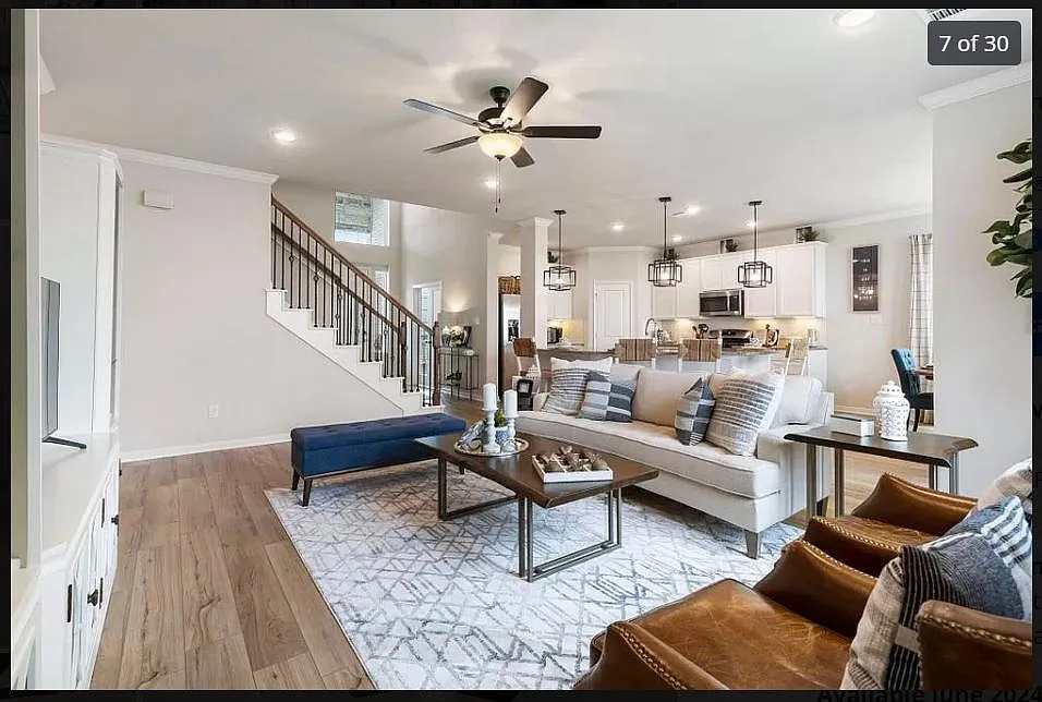708 Fallbrook Dr