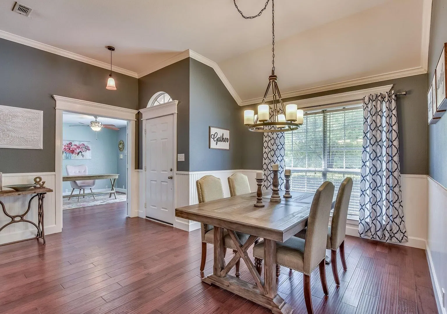Beautiful 1 Story Corner Lot home! — Photo 4