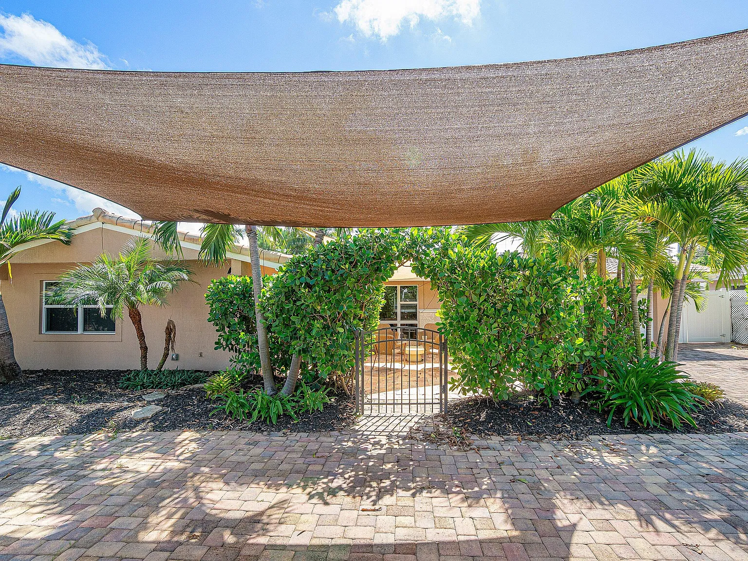 3 bed, 3.0 bath, 1840 sqft, $12,500 — Photo 4