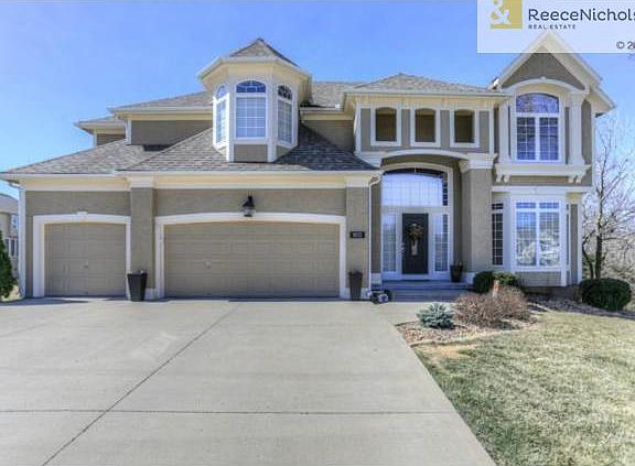 2nd image of 1032 NE Serenity Cir