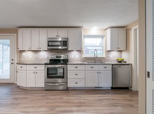 127 Lodestone Dr, Englewood, OH