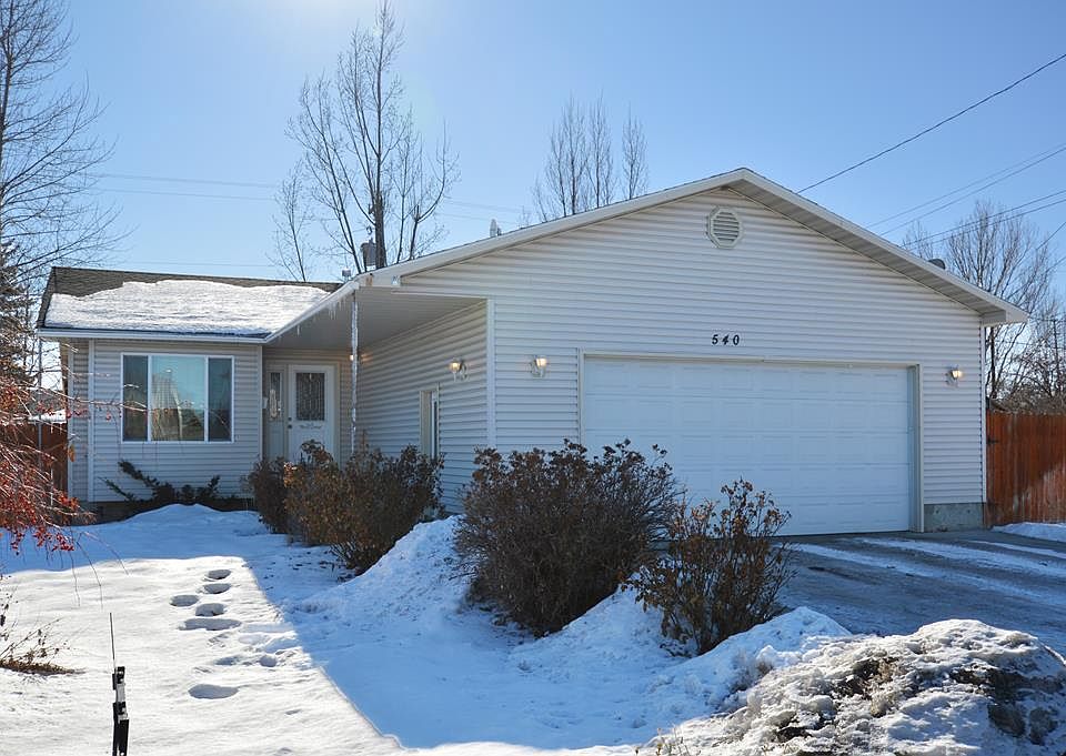 1st image of 540 E 15th St