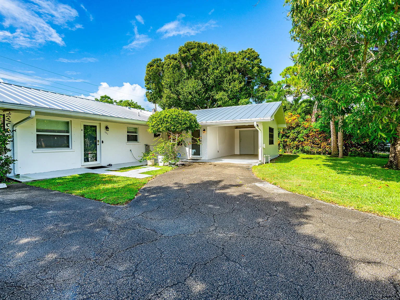 2 bed, 1.5 bath, 1619 sqft, $3,200 — Photo 2