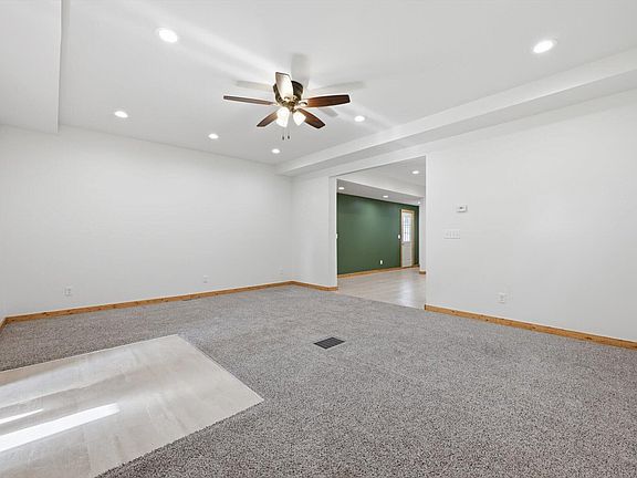 5th image of 216 S 1st Ave