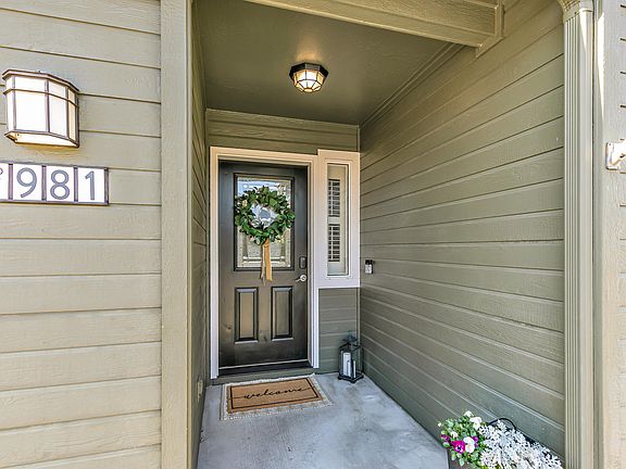 2nd image of 981 Garden Springs Cir