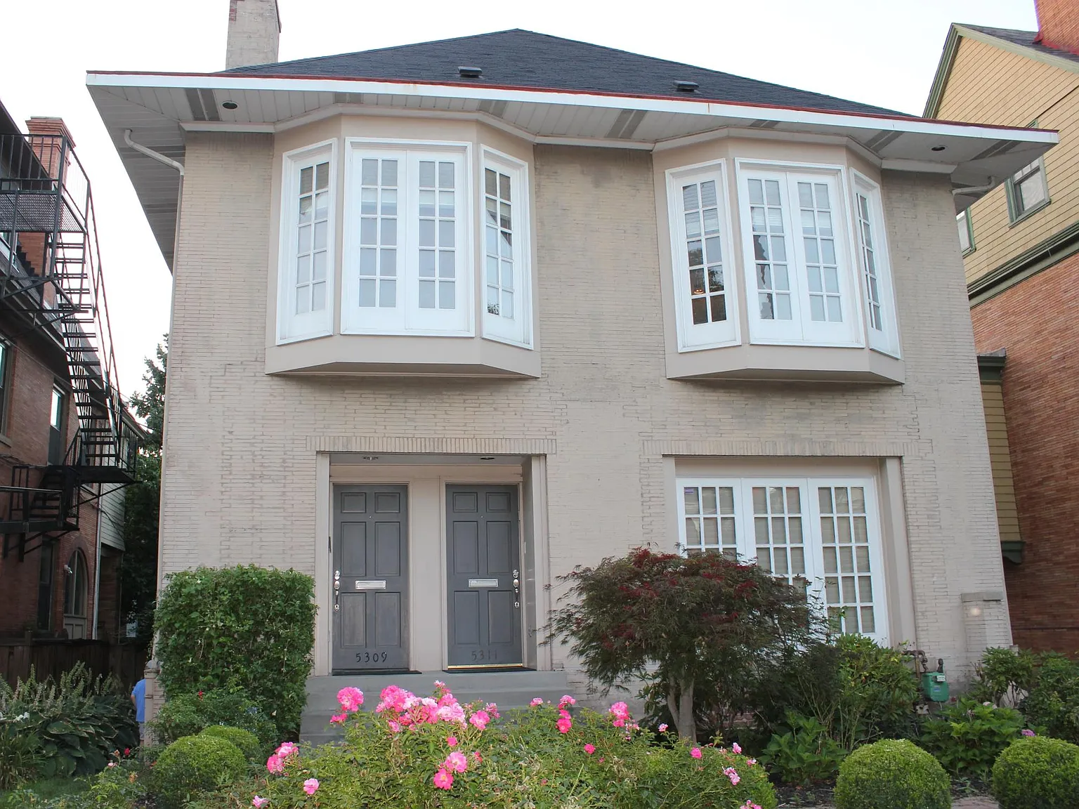 3 bed, $2,950 — Photo 1