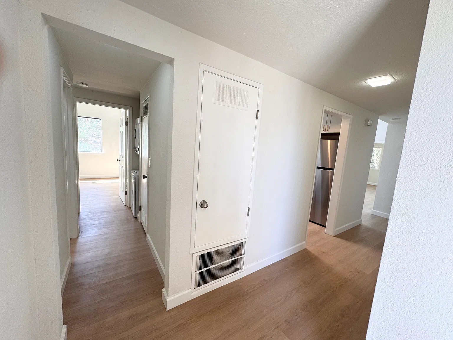 4 bed, 1628 sqft, $4,900 — Photo 3