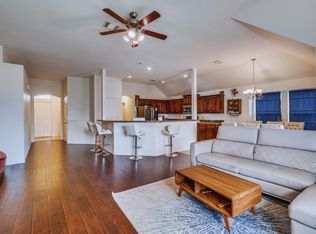 717 Sparrow Dr, Saginaw, TX 76131