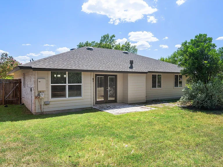1100 Red Cliff Dr — Photo 33