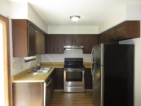 3rd image of 1286 Country Side Dr APT B