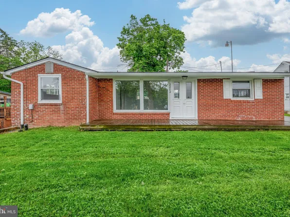 2204 Harlacker Ln, Dover, PA 17315