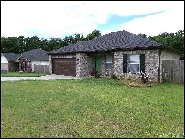3 bed, 2.0 bath, 1275 sqft, $1,825 — Photo 2