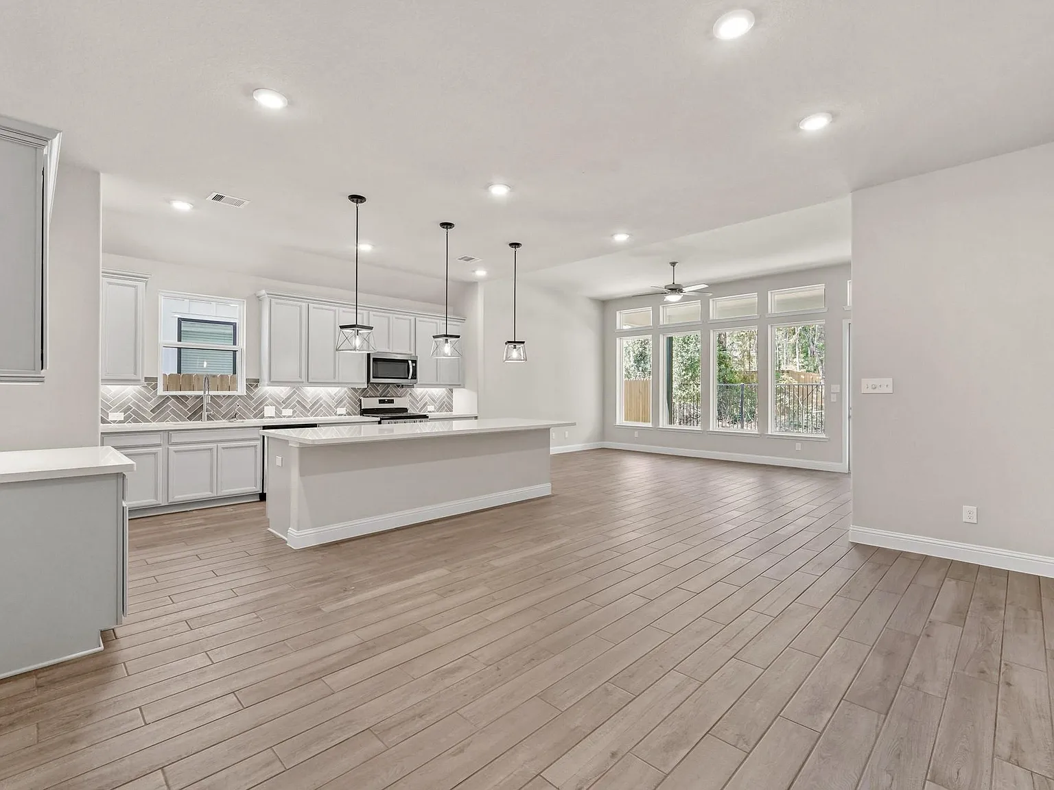 3 bed, 2.0 bath, 1794 sqft, $3,000 — Photo 4