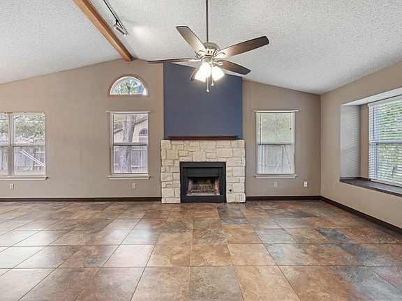 5th image of 1307 Texas Oak Way