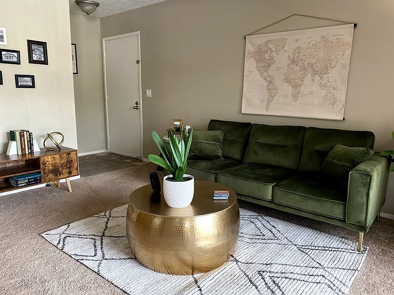 The Summit Apartments — Photo 38