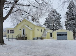 403 Dakota Ave, Hayti, SD 57241