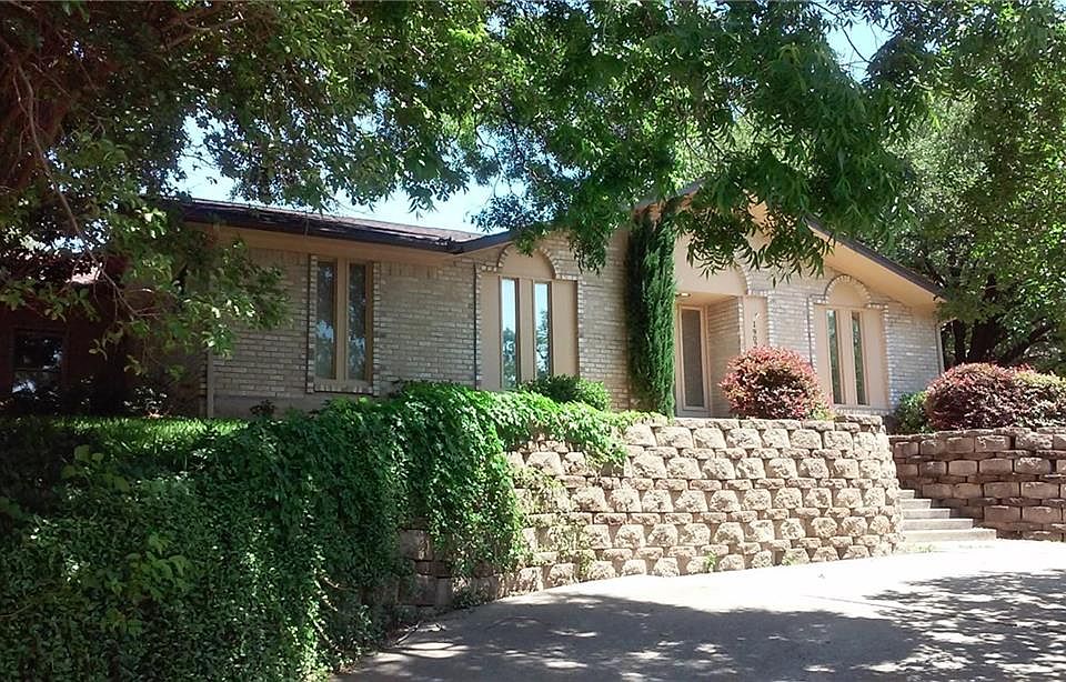 1st image of 1902 Briarwood Dr