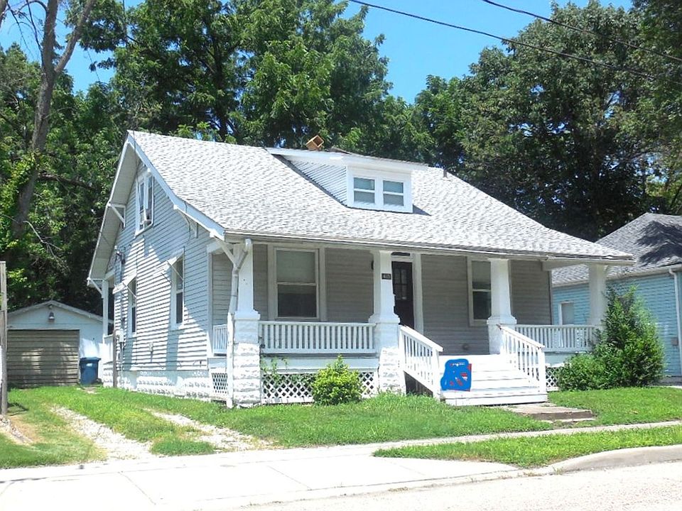 1st image of 413 E Schwarz St