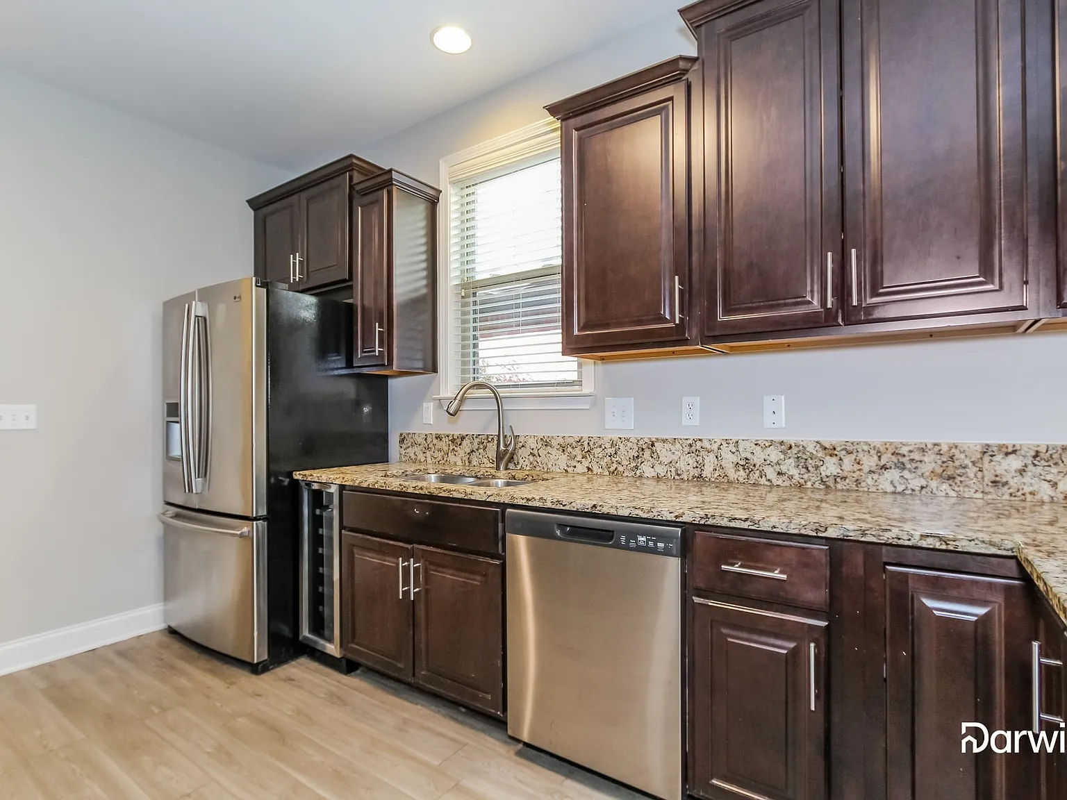 3 bed, 2.0 bath, 2118 sqft, $2,760 — Photo 3