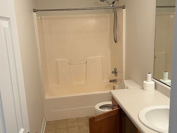 3rd image of 14838 Chase Ct