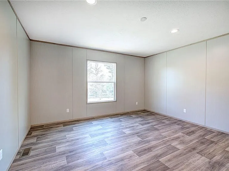 81 Popham Rd — Photo 11