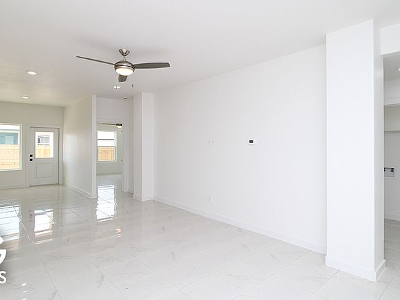 4th image of 5027 Nispero Ln