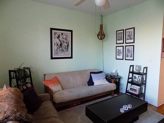 2nd image of 3109 N Sheffield Ave #2