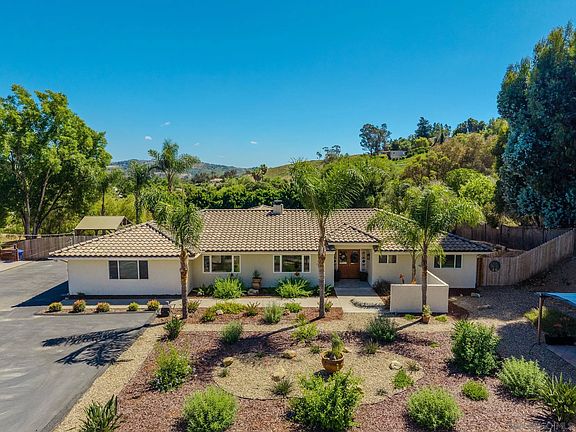2nd image of 4472 La Canada Rd